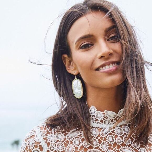 *SOLD* NWT! Kendra Scott Danielle Gold Statement Earrings in Ivory - Picture 3 of 5